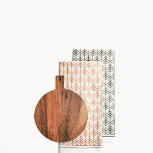 00 WOODENROUNDSERVINGBOARD